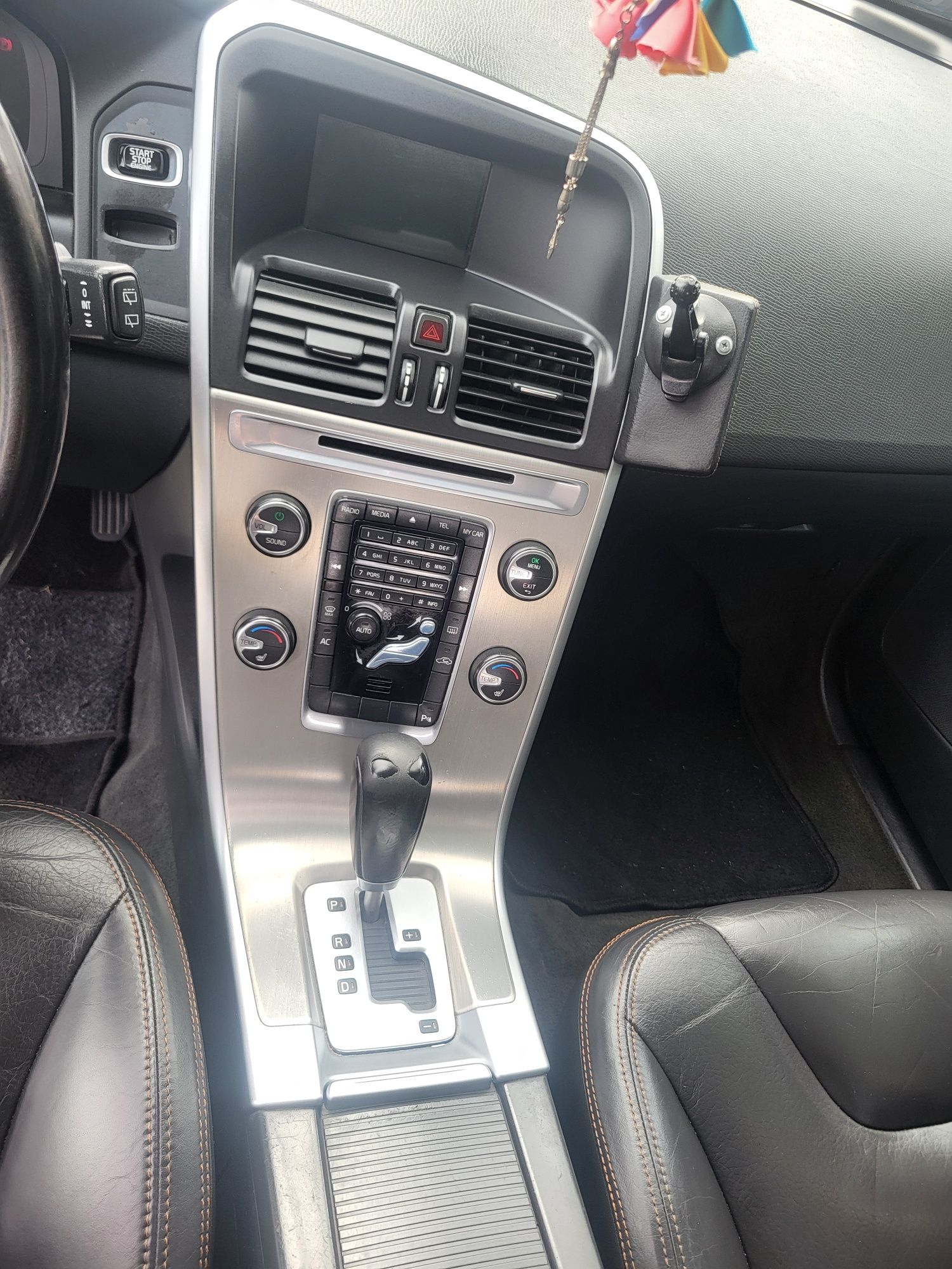 Volvo xc60  2.0 163KM  2010r