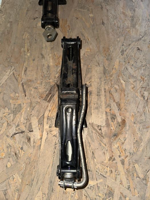 Домкрат w163w211w203Jeep grand cherokee volksvagen  opel