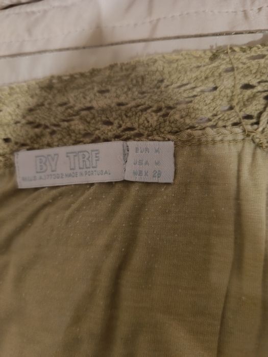 Zara, BY TRF, oliwkowa sukienka na szerokich ramiaczkach, rozm. M