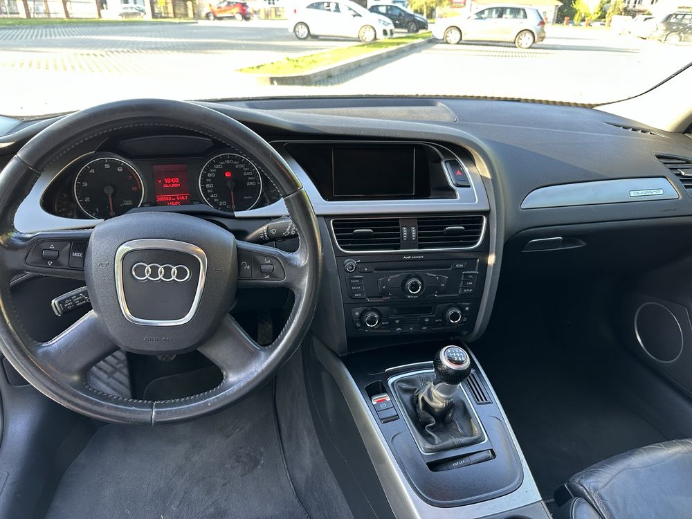 Audi A4 B8 2.0 TFSI quattro S-line