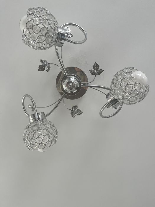 Lampa - elegancka z kryształkami na trzy zarówki