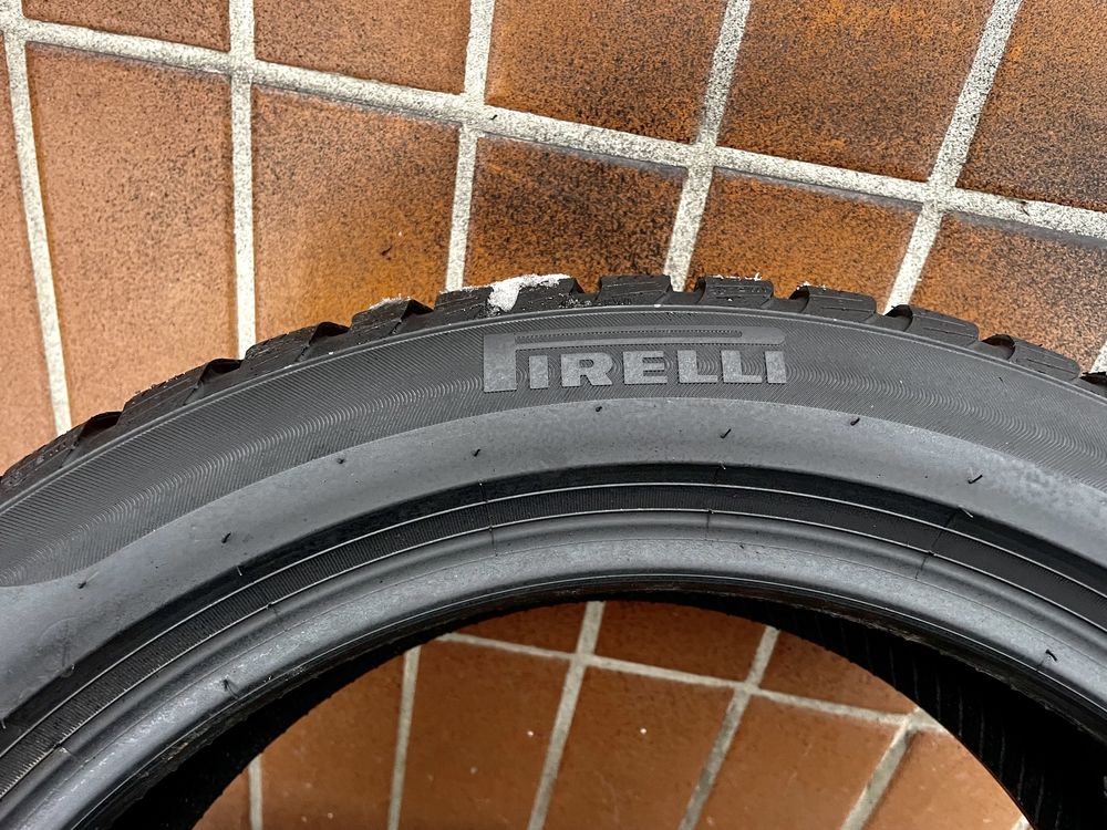 Зима 4шт Pirelli Sottozero 3 205/50 R17 93H AO1