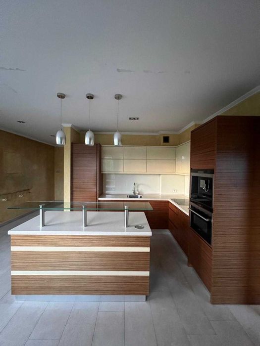 Nowoczesna kuchnia z wyspą + sprzęty Siemens – stan bardzo dobry