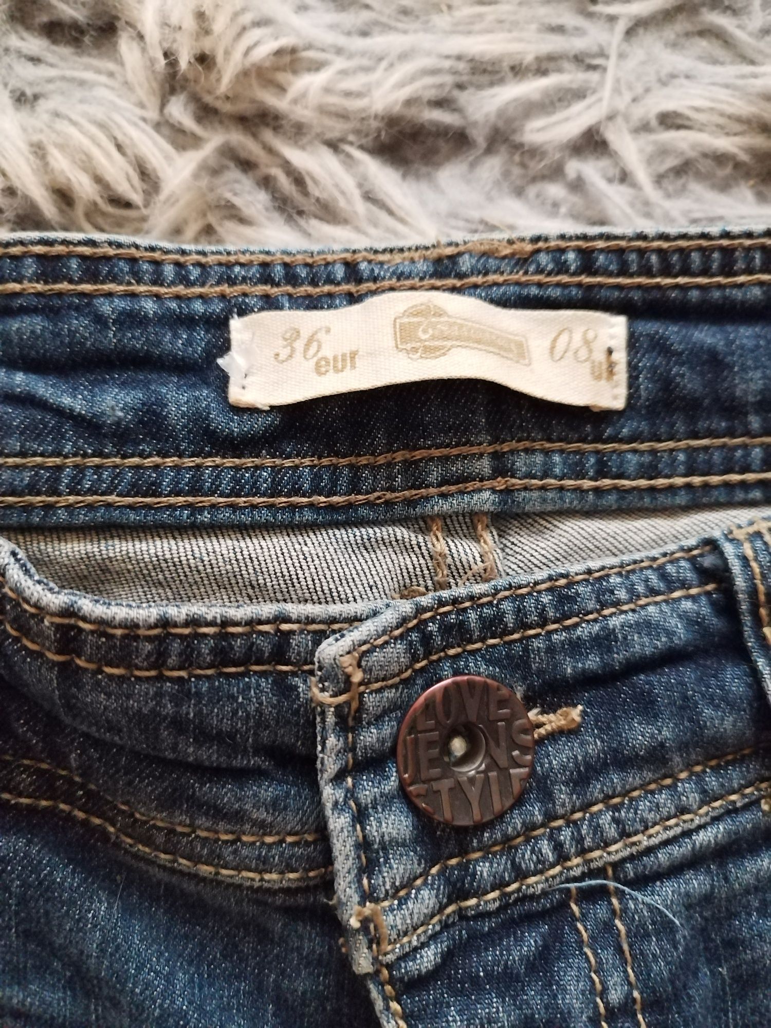 SpodenkiSpodenki z przetarciami jeansowe stradivarius 36