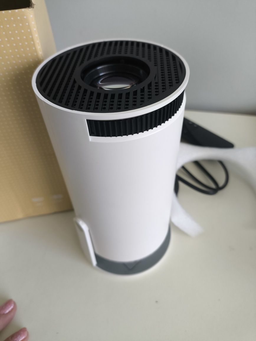 Projektor rzutnik LED