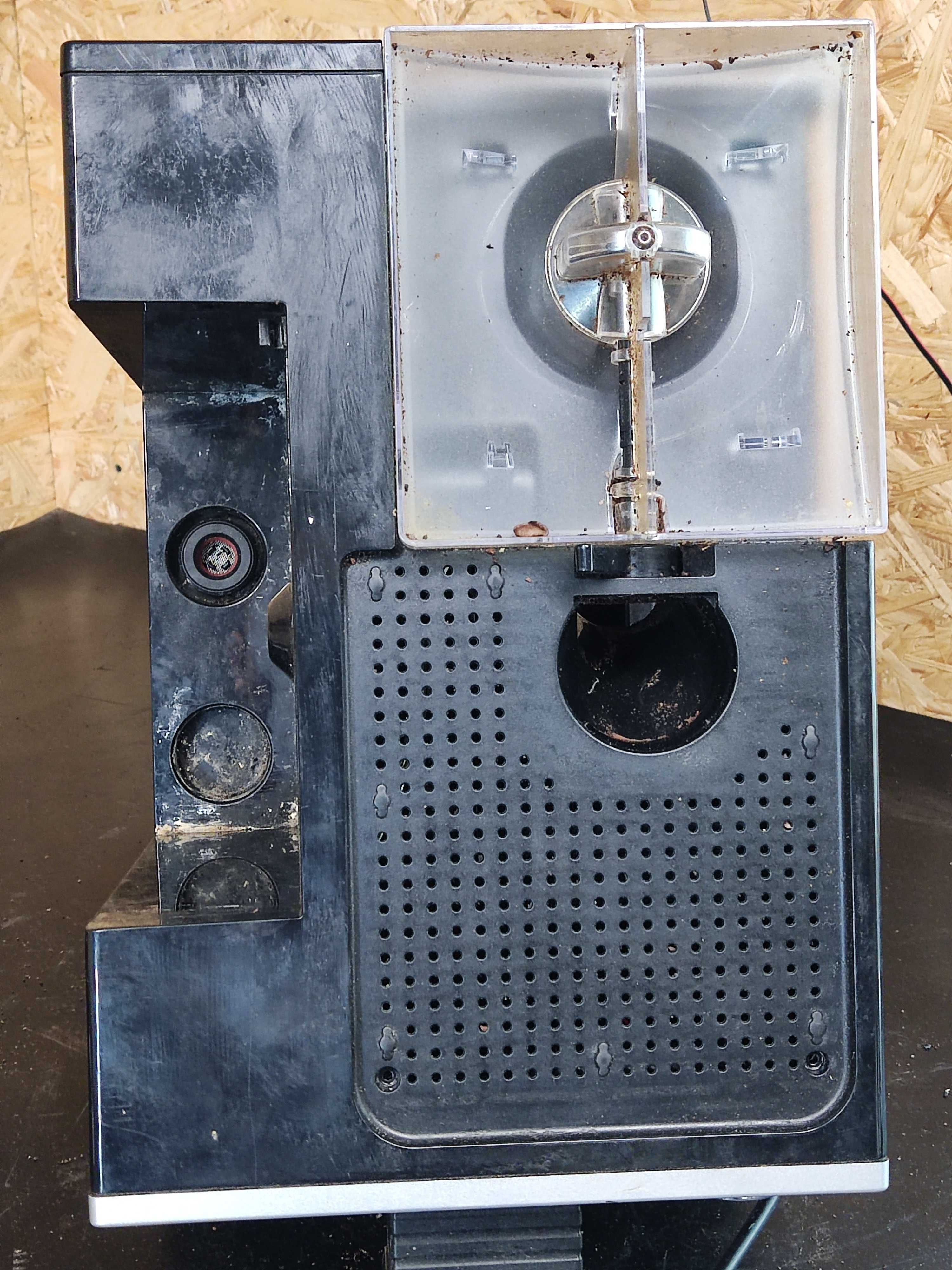 Obudowa górna zbiornik wylewka panel kadłubek Melitta Caffeo CI