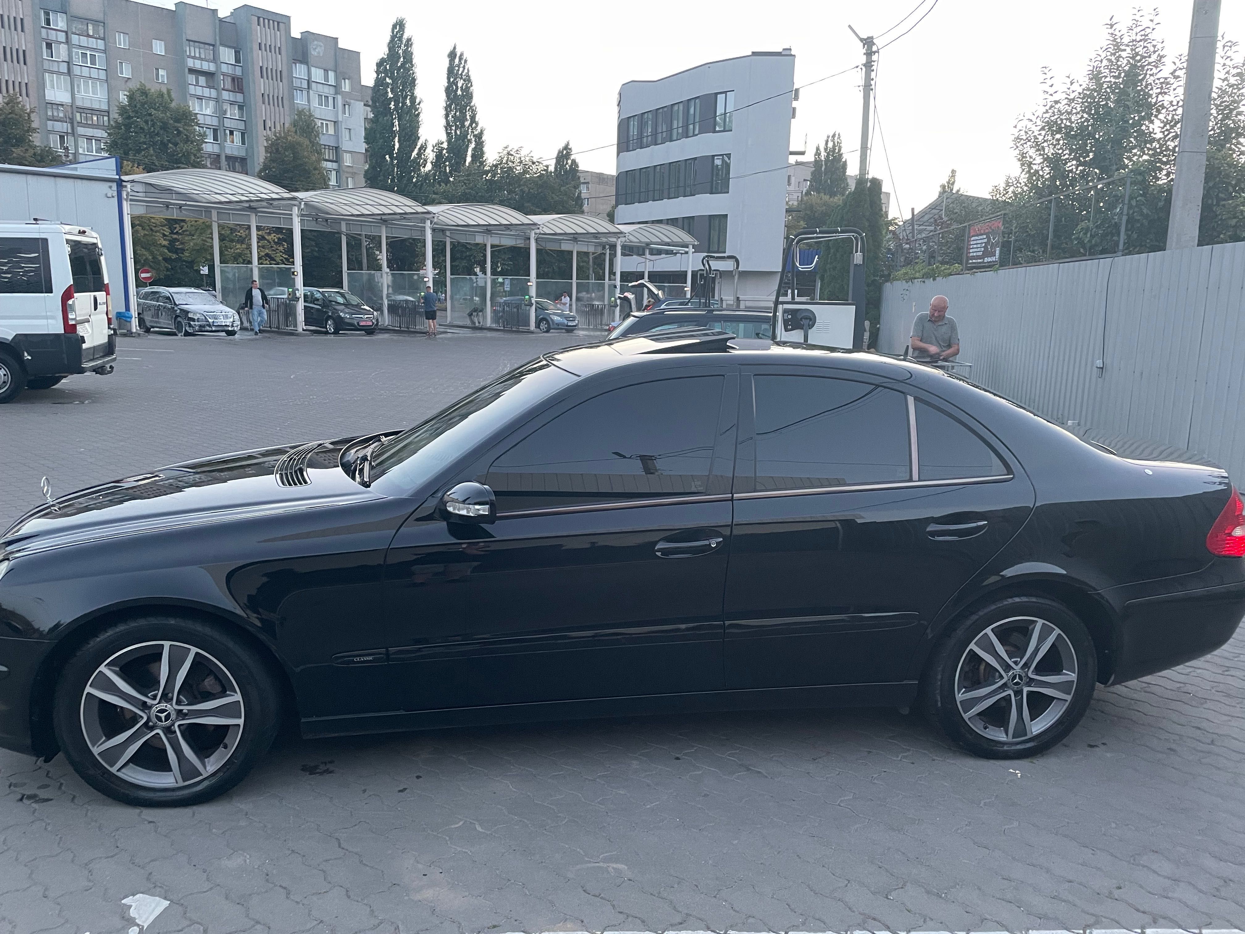 Mersedes-Benz w211