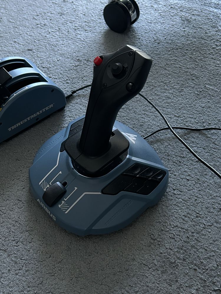 Thrustmaster TCA Officer Pack Airbus Edition joystick