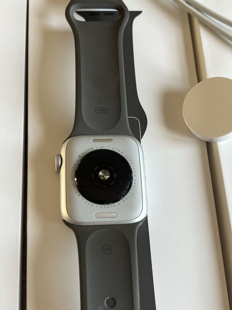 zegarek Apple Watch SE 2. generacji GPS