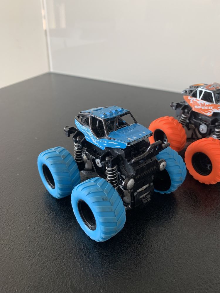 Zestaw autek monstercar