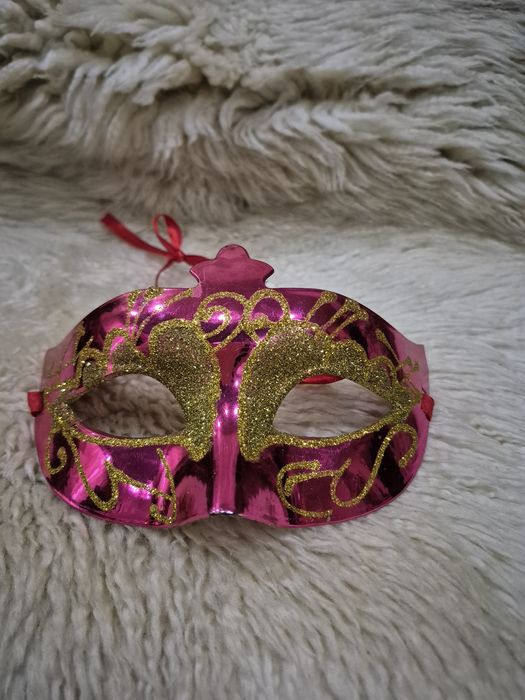 Маска венецианская