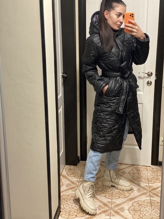 Пальто тепле стьобане з поясом еврозима чорне куртка з капюшоном