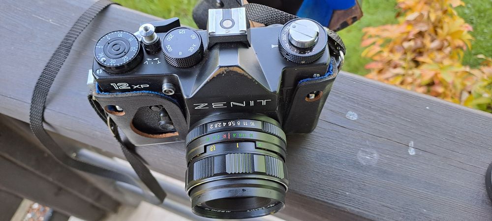 Aparat Zenit 12XP Helios 44 z futerałem