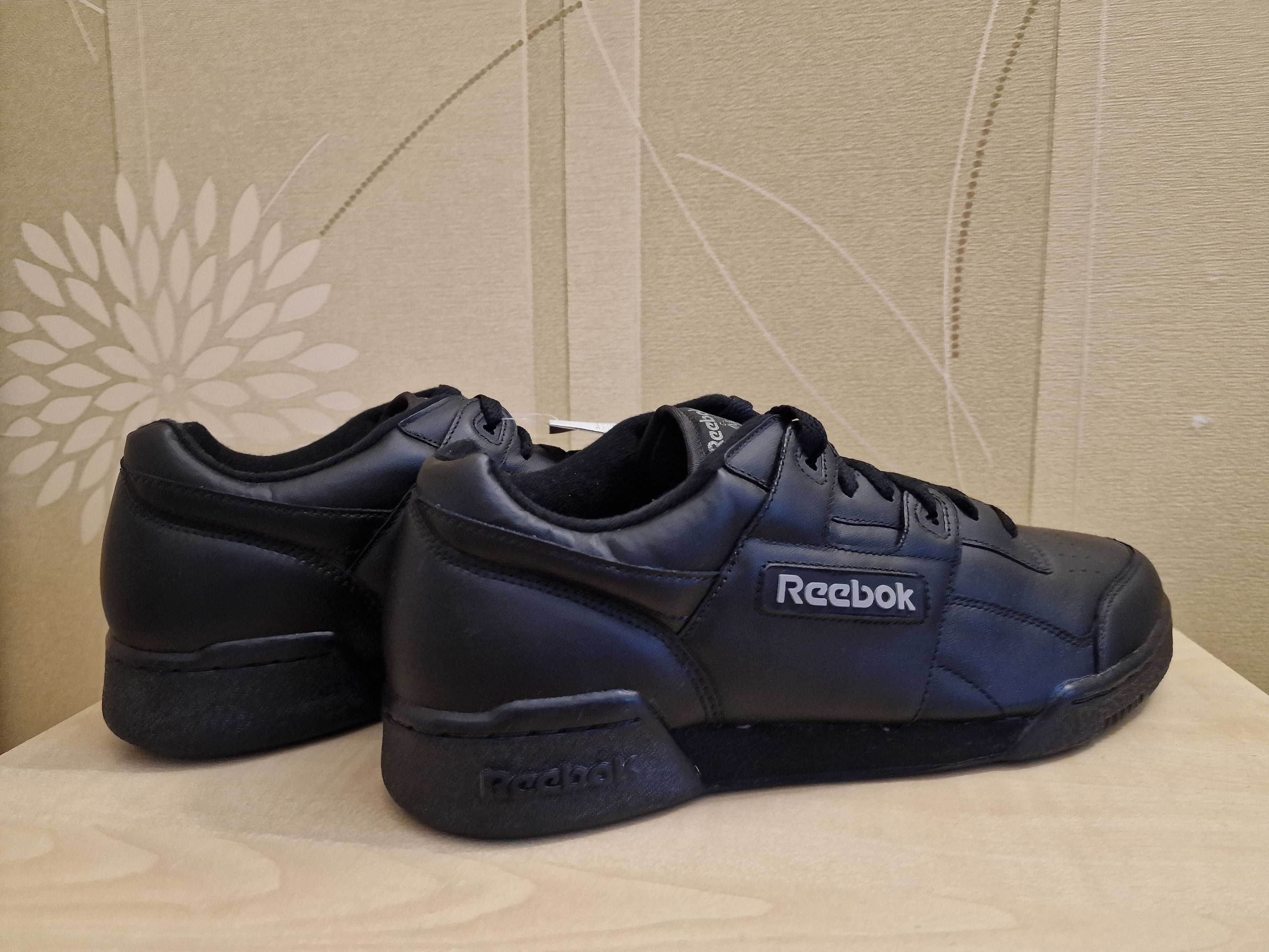 Нові шкіряні кросівки Reebok Workout Plus оригінал розмір 44,5