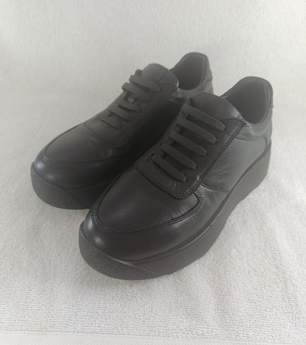 Кросівки жіночі attizzare