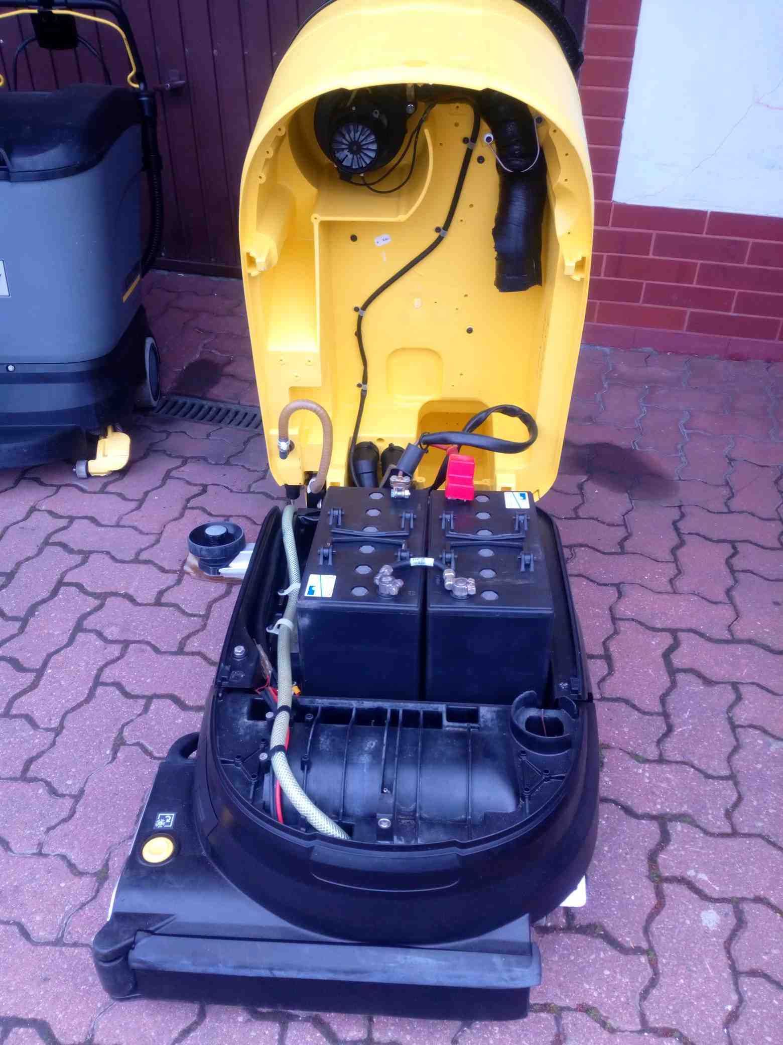 Szorowarka KARCHER BR 45/40 C akumulatorowa sieciowa 230V