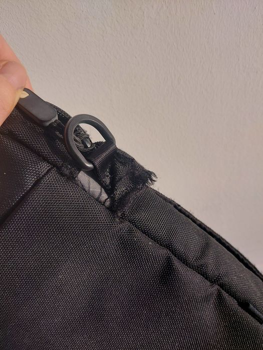Torba na laptop używana czarna incase
