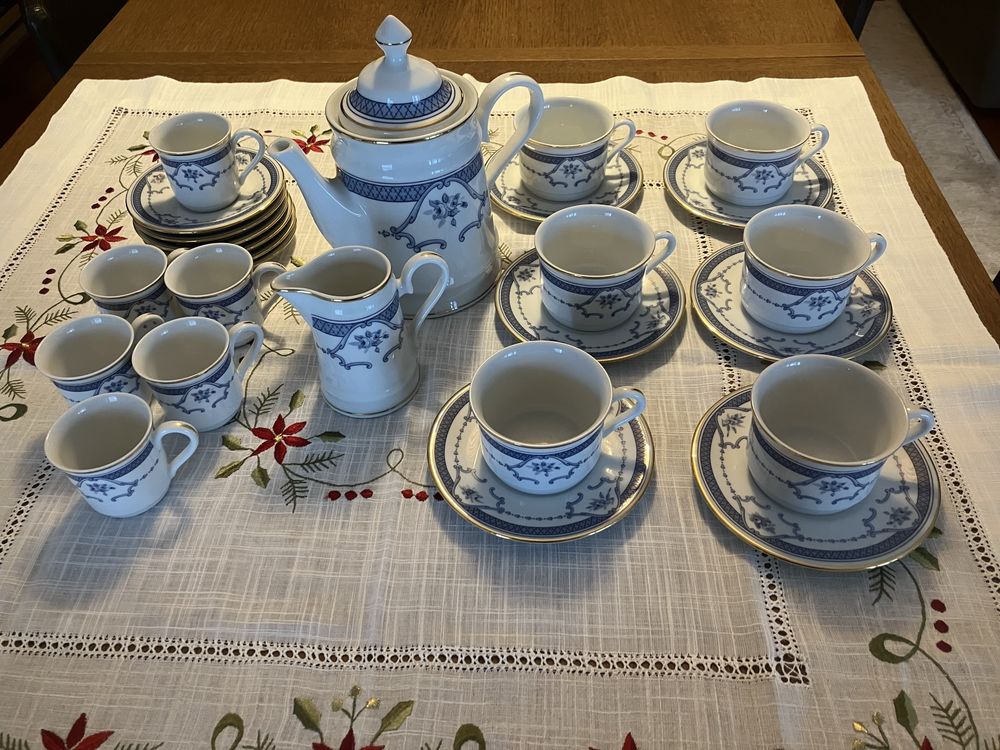 Dois servicos de chá e café Quinta Nova