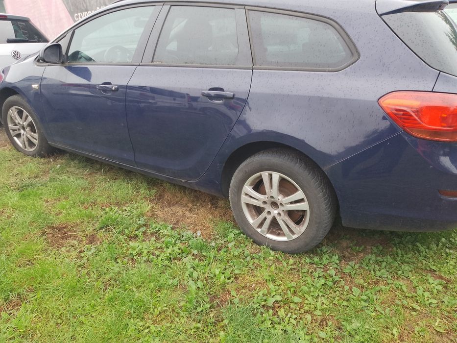 Opel Astra j 2.0 CDTI 2011