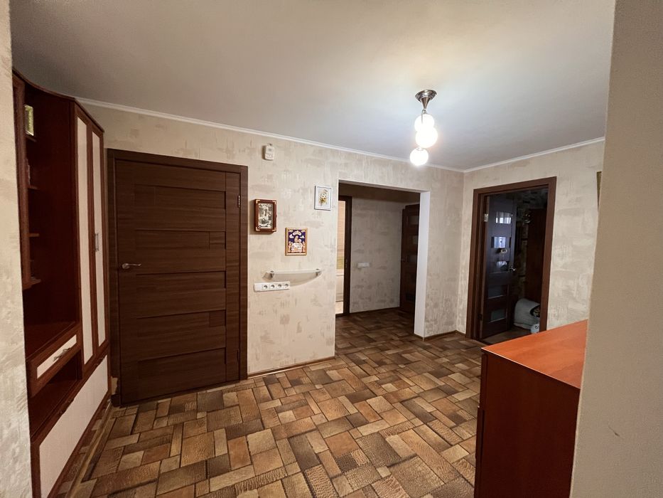 Квартира 4-х кімнатна . смт.Диканька