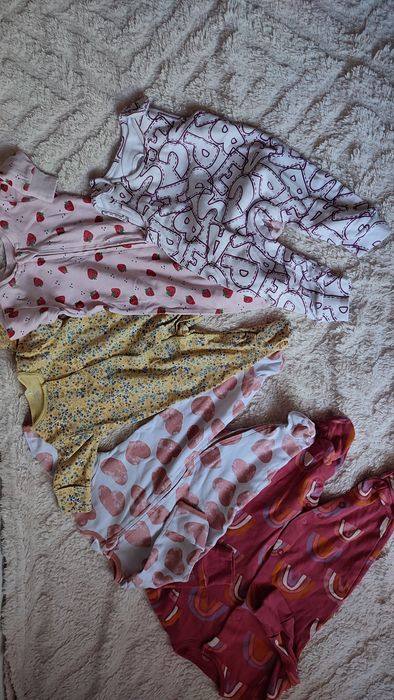 Продам великий набір речей для новонародженої дівчинки .