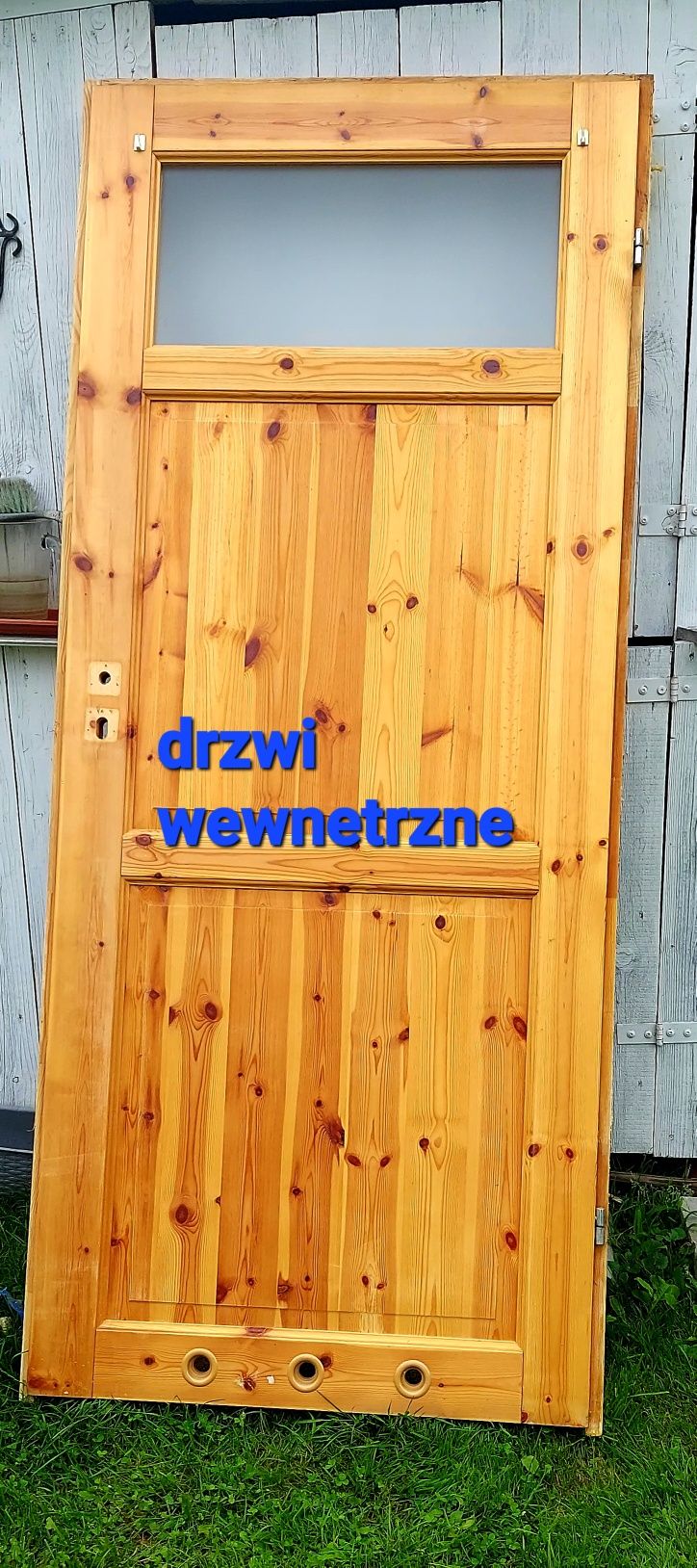 Drzwi w bardzo dobrym stanie.
