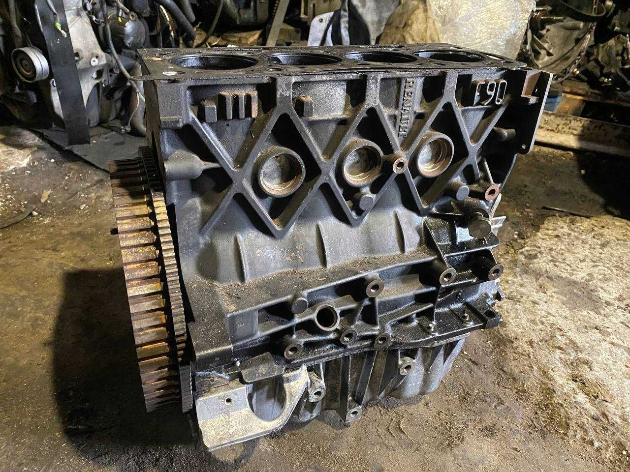 Двигун блок двигуна F9Q Renault 1.9 (Trafic, Megane, Scenic, Clio)