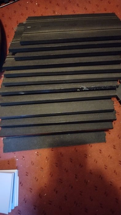 Tor wyścigowy z samochodami dla majsterkowicza