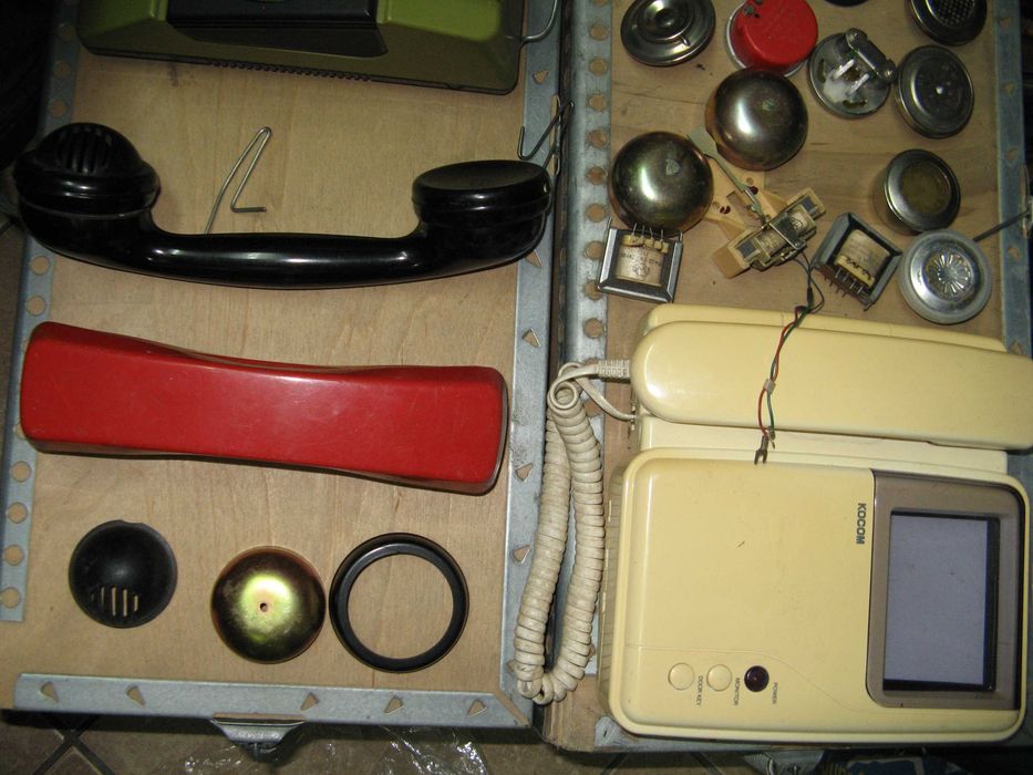 telefon z tarczą lub klawiszami