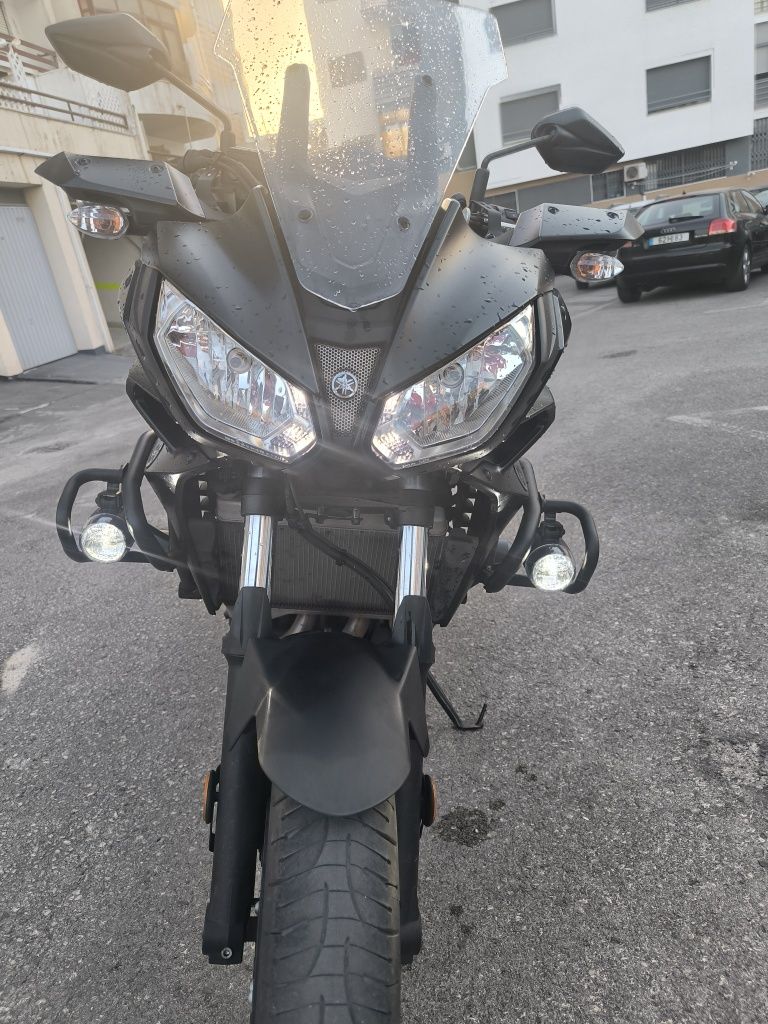 Yamaha tracer 7 com extras