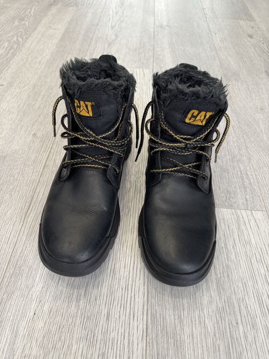 Продам зимові ботінки Caterpillar
