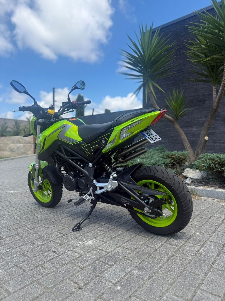 Benneli tnt 125 ...