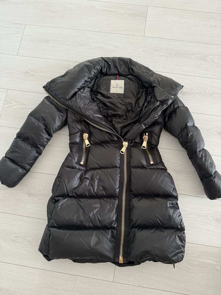 Фуховик Moncler