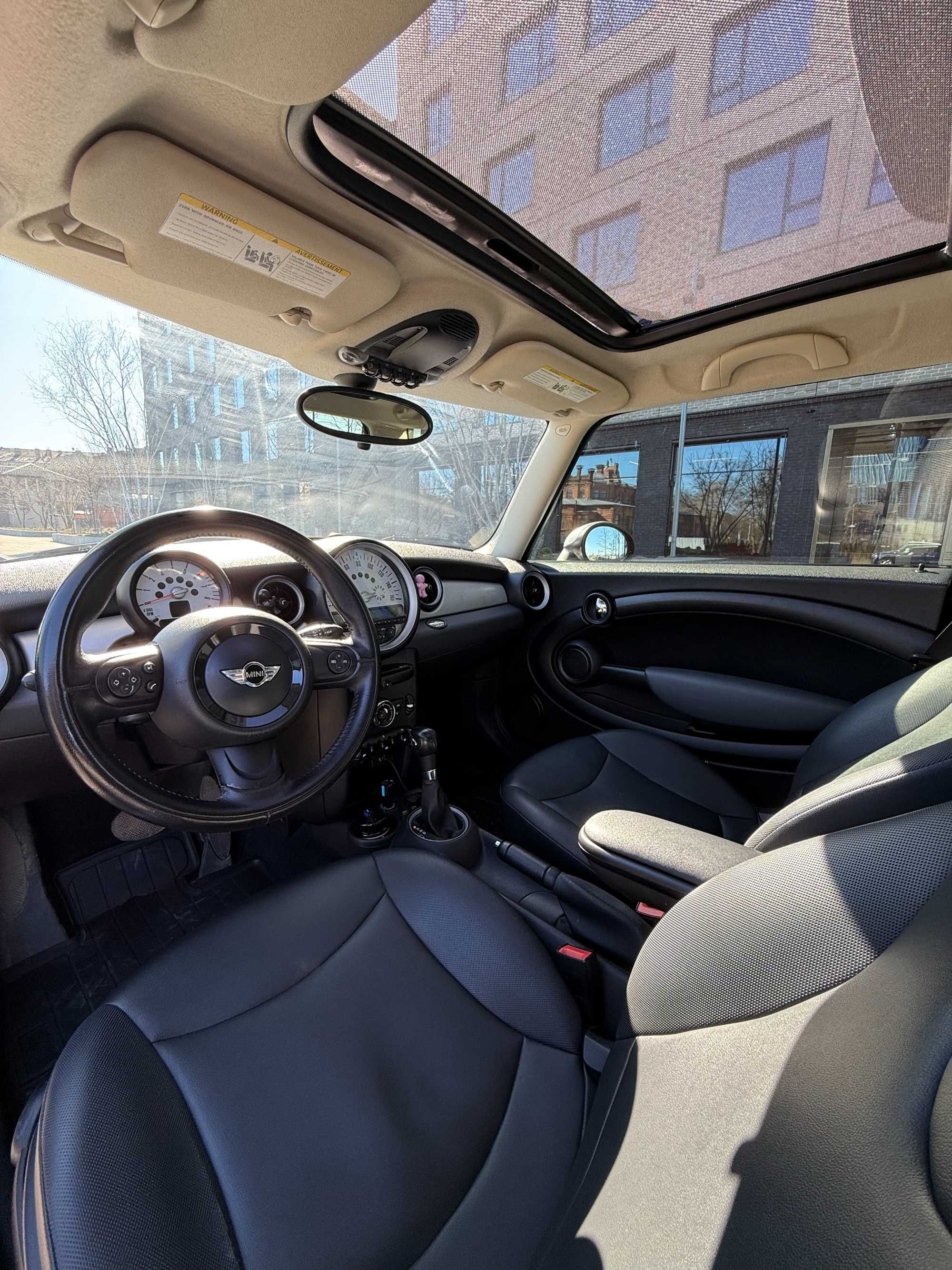 Продам Mini Cooper Hatch 2012