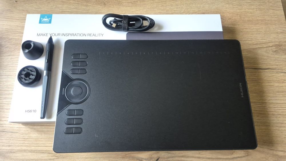 Tablet graficzny huion hs610