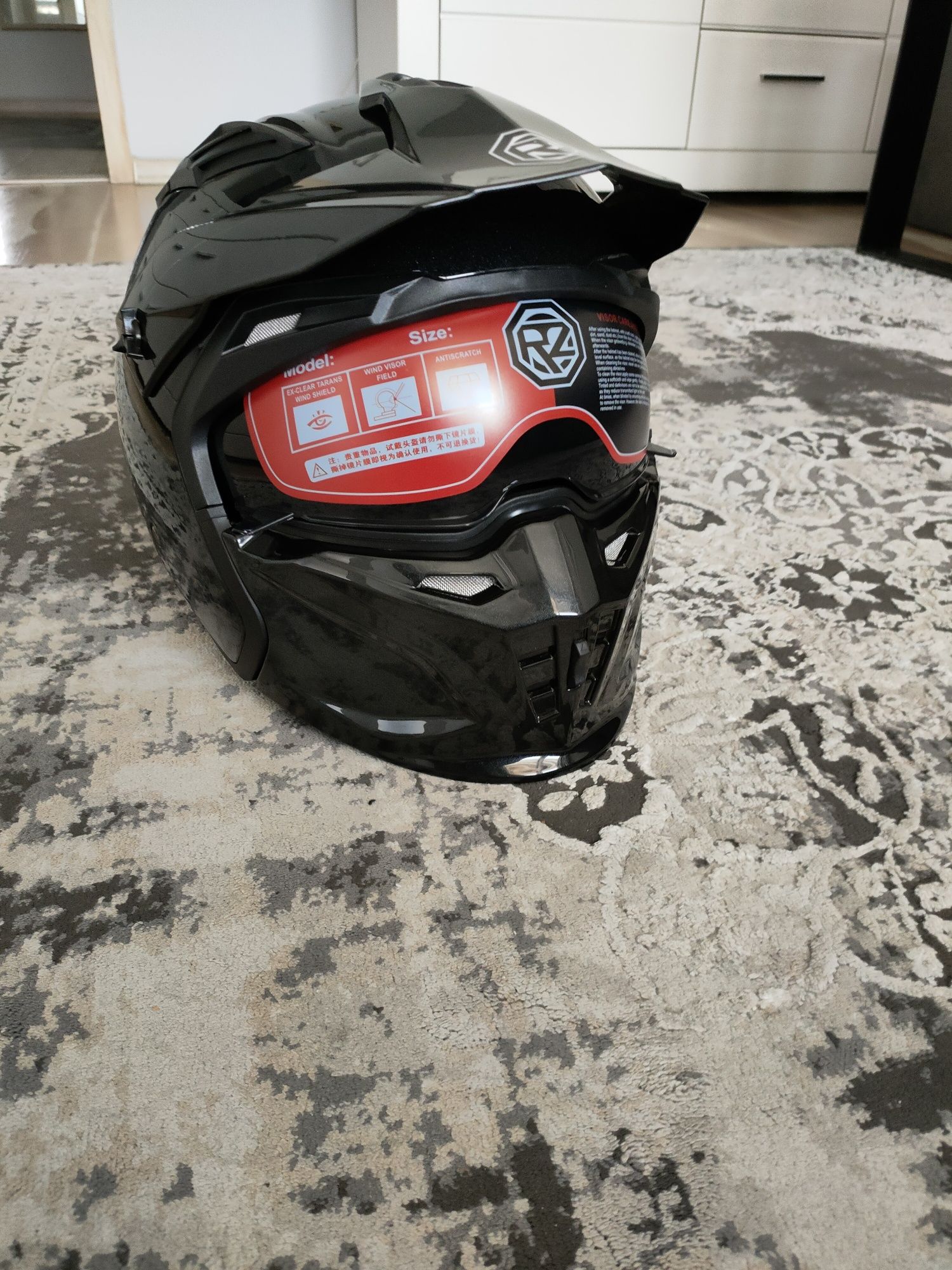 Kask motocyklowy czarny  m nowy