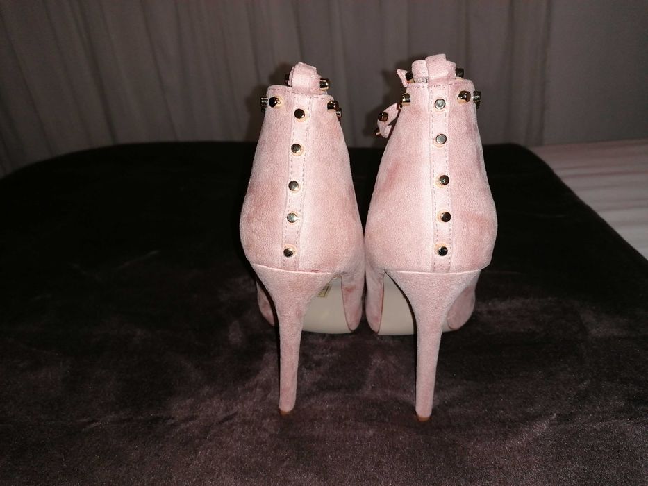 Sapatos de salto alto, rosa claro