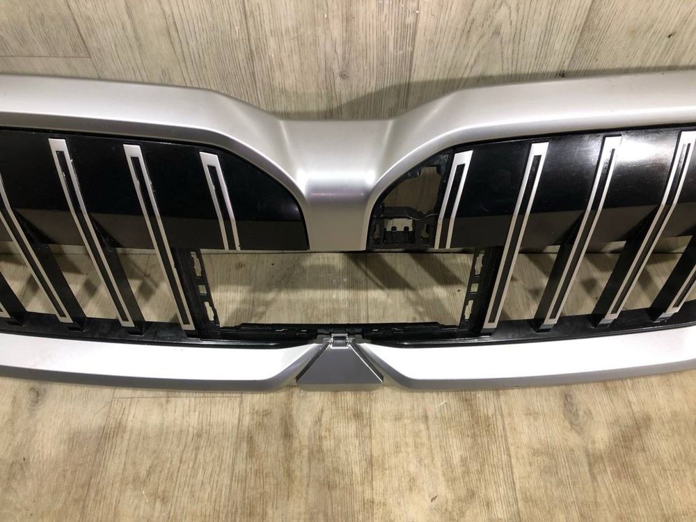 Решетка радиатора Гриль BMW 5  i5 | G60 / G61 решітка радіатора