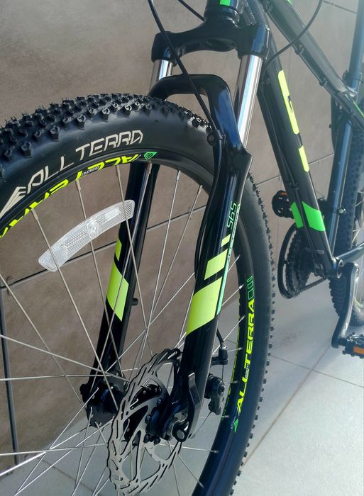 НОВИЙ GT Aggressor Sport  Рама М ,Колеса 27.5