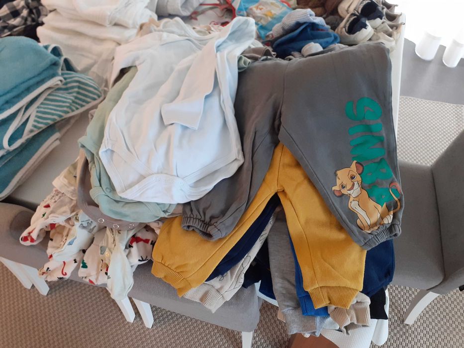 Muita roupa criança barata para desocupar (mais de 200 peças)