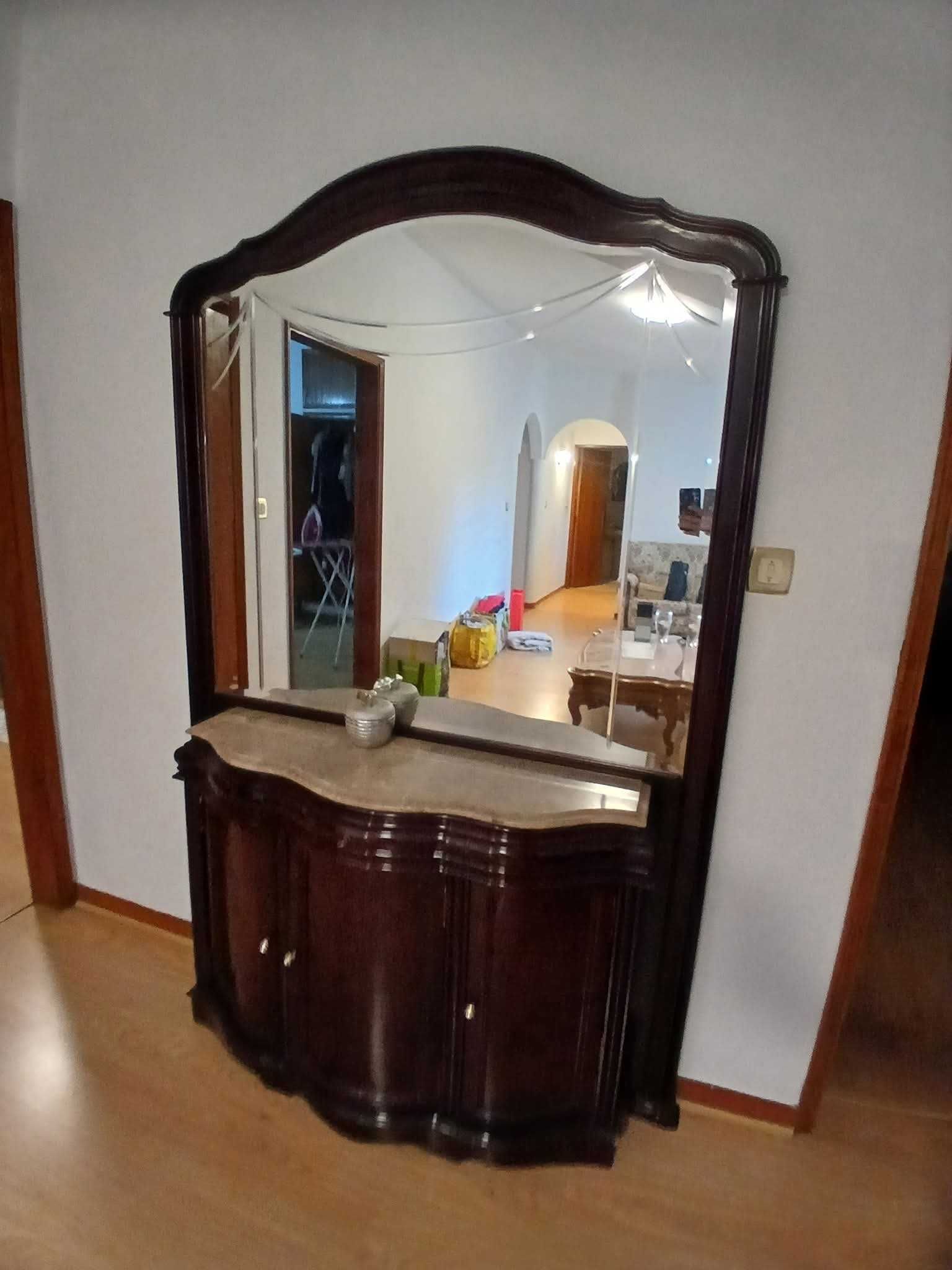 Recheio de casa em bom estado.
