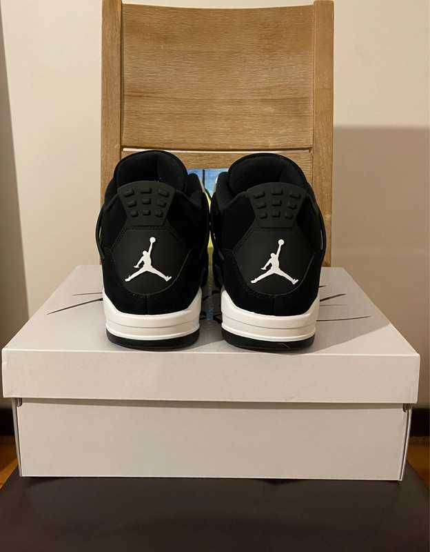ButyDamskieJordan4RetroWhiteThunder r.44