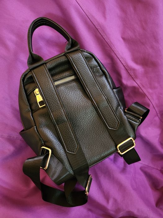 Жіночий рюкзак,  рюкзак в чорному кольорі,  рюкзак