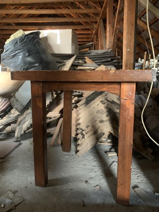 столи стільці меблі