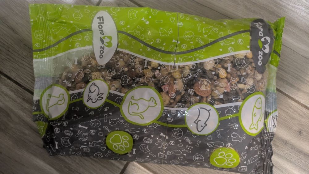 Chomik razem z klatką