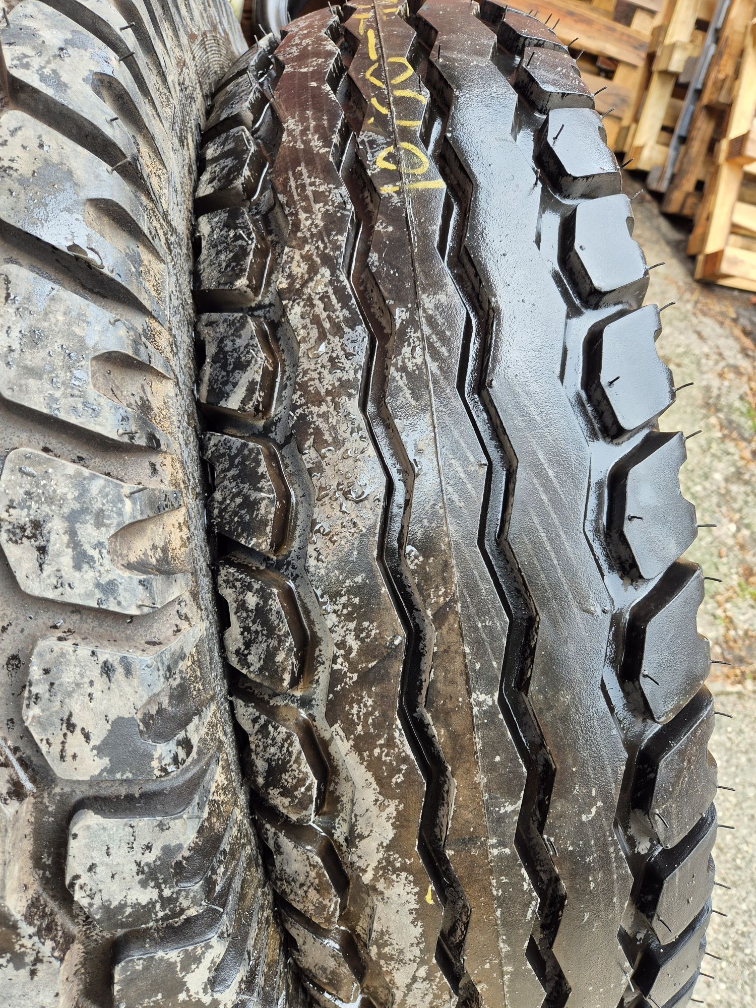 Opony 10.50-16  10.50r16