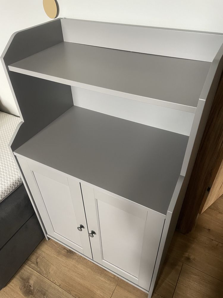Regał IKEA z serii HAUGA