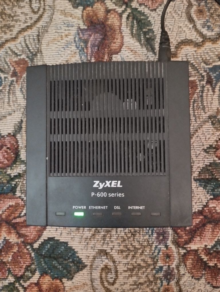 Продам модем ZyXEL p-600