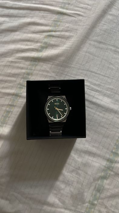 boss relógioa com caixa