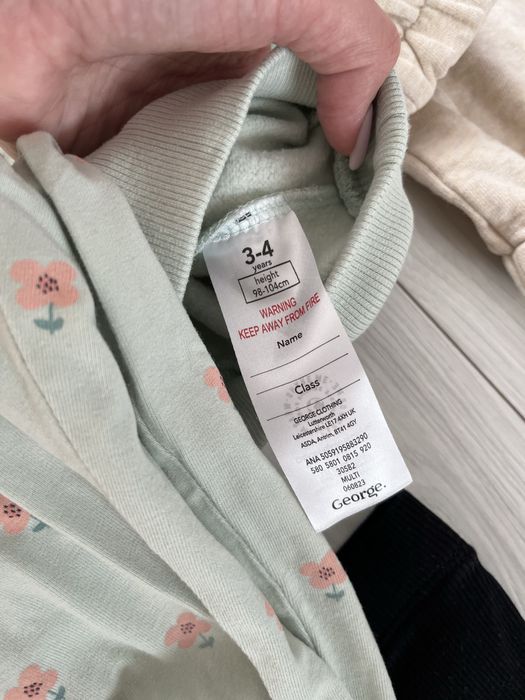 Лот одягу для дівчинки 3-4 роки 104